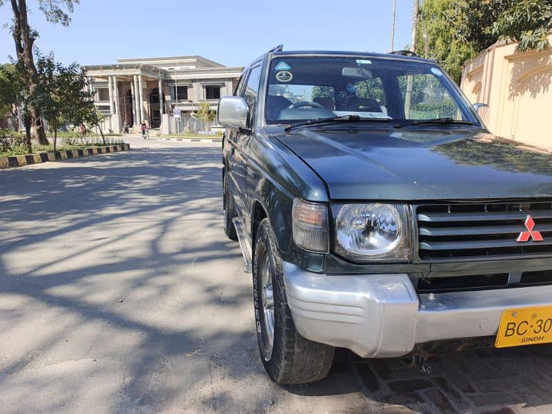 Mitsubishi Pajero 3 door 1993 1