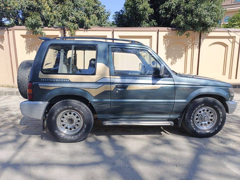 Mitsubishi Pajero 3 door 1993 4