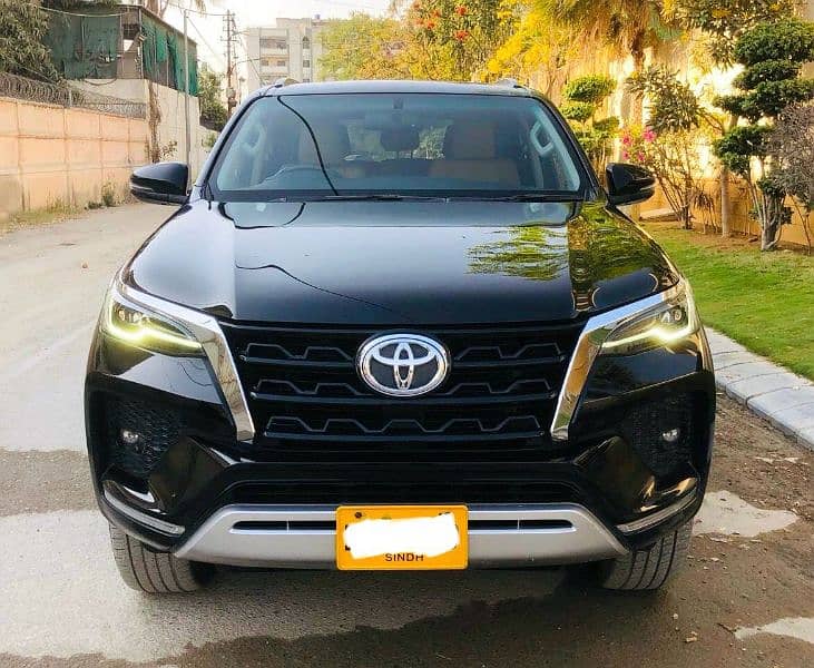 Toyota Fortuner V 2021 2.7 Petro New shape 2