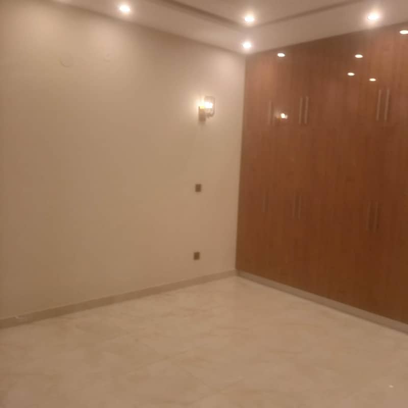 one kanal furnished house for sale facing park 60feet road 1