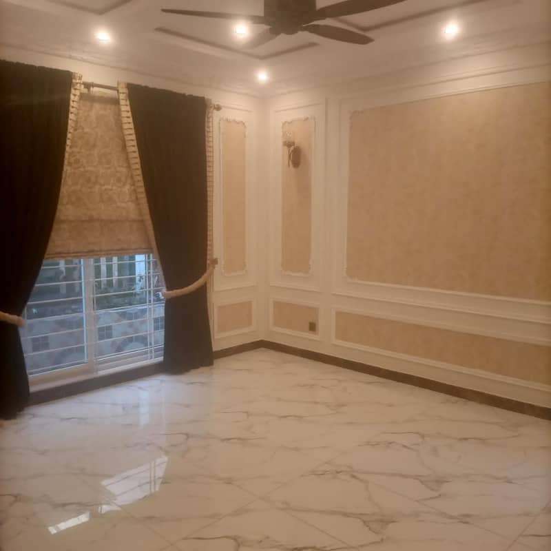 one kanal furnished house for sale facing park 60feet road 21