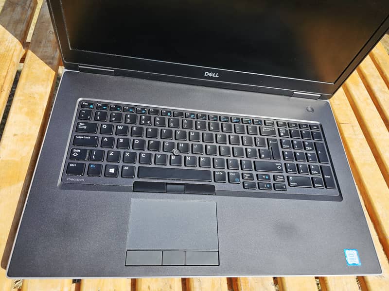 Dell Precision 7740 - Core i7 - 9th Gen 4