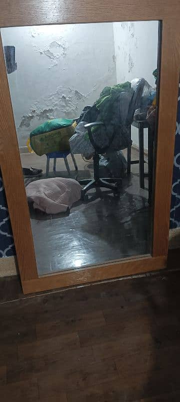 Big mirror sale karna ha 10/10 condition 1