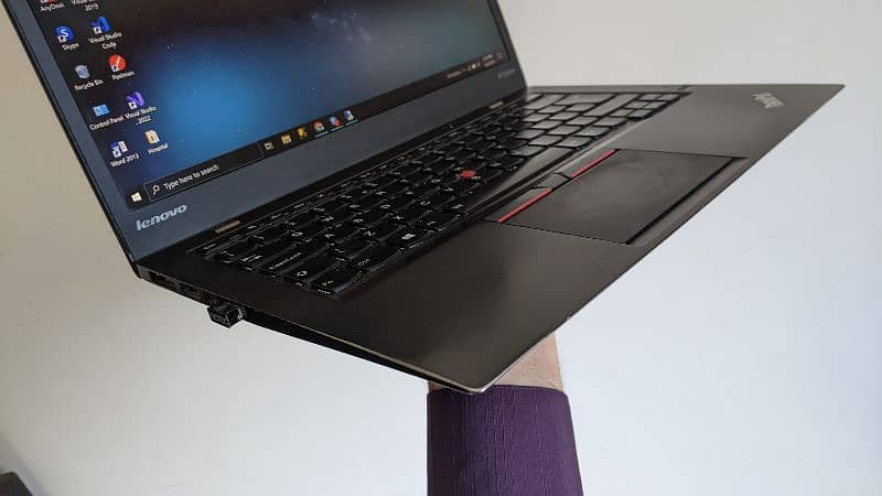 Lenovo X1 carbon, i7, 8GB, 256GB, No single fault 2