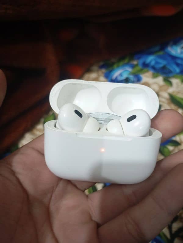 Airpods pro 2nd generation, C-type pin, with box and all accessories 1