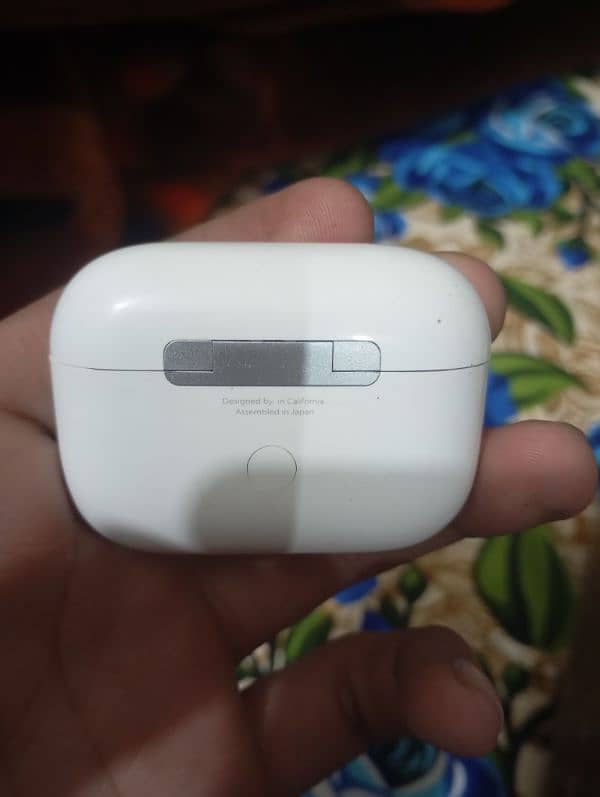 Airpods pro 2nd generation, C-type pin, with box and all accessories 3