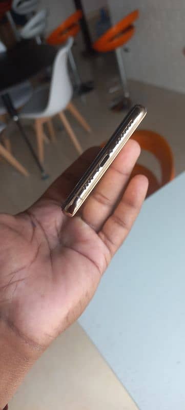 i phone xs max new condition 3