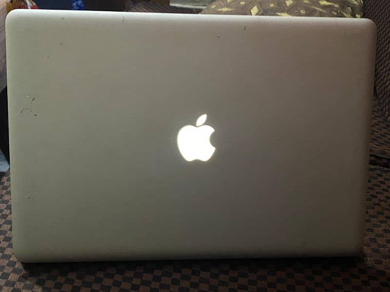 MacBook Pro ( 15-inches, early 2011) 2