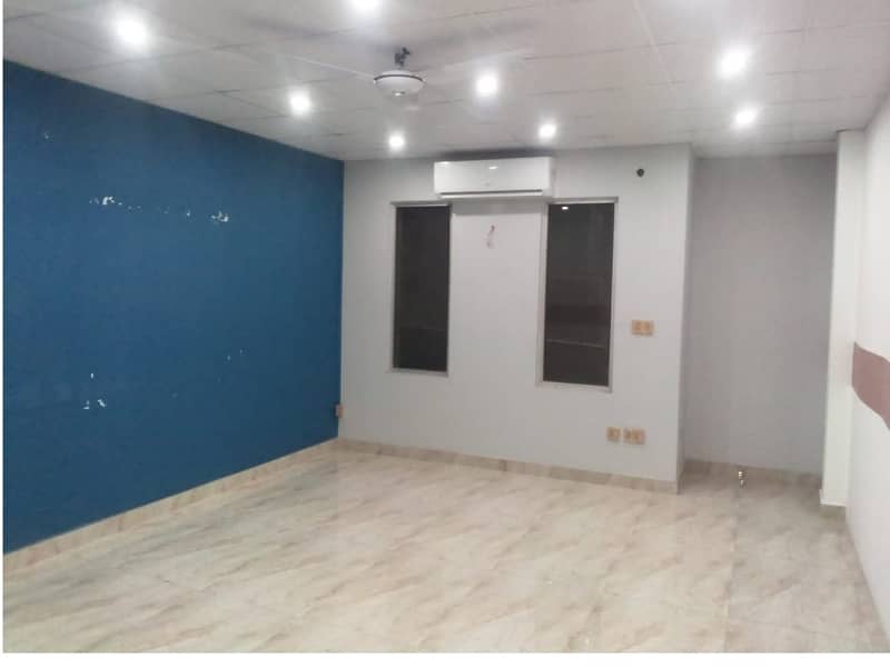 Area 1500 Square Feet Office Available For Rent Real Pictures In Main Boulevard Road Gulberg 3 Lahore 4