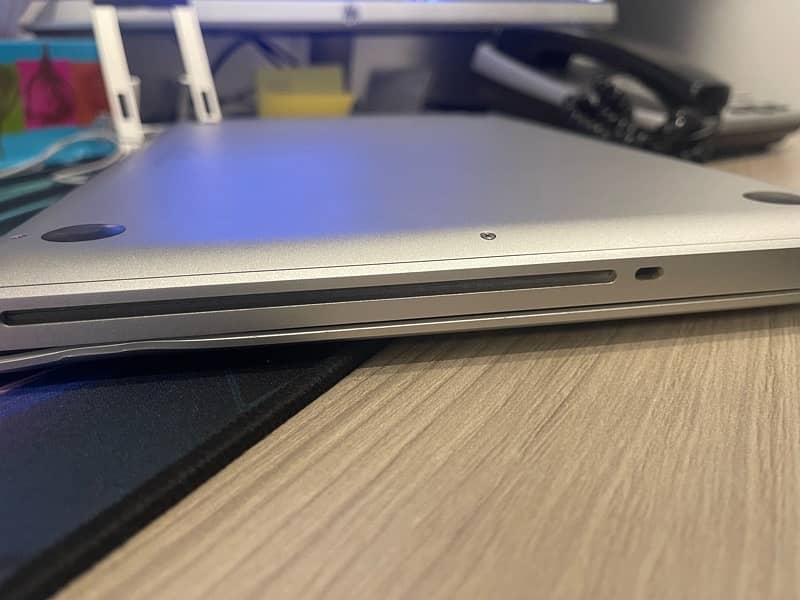 Apple Macbook Pro Model A1278 9