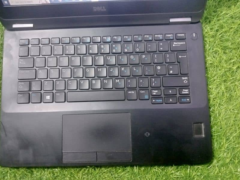 Dell Latitude E7270 Core-i5-6th 1