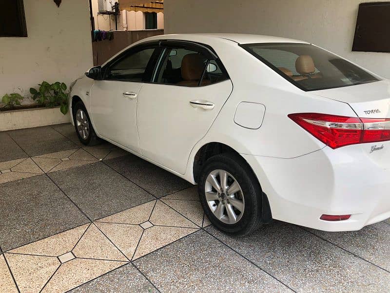 Toyota Altis Grande 2014 1