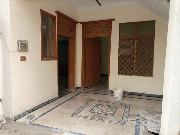 Luxury 5 Marla House For Sale In Gulzare Quaid, Wakeel Colony, Rawalpindi. This Double Storey Property With Basement Good Location N Good Condition 3