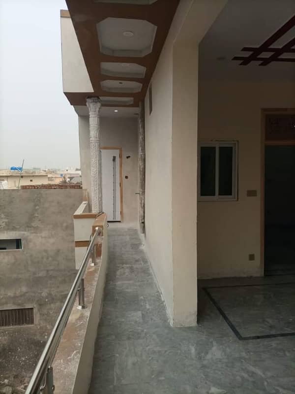 Luxury 5 Marla House For Sale In Gulzare Quaid, Wakeel Colony, Rawalpindi. This Double Storey Property With Basement Good Location N Good Condition 13