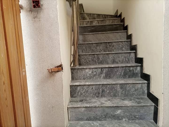 Luxury 5 Marla House For Sale In Gulzare Quaid, Wakeel Colony, Rawalpindi. This Double Storey Property With Basement Good Location N Good Condition 28