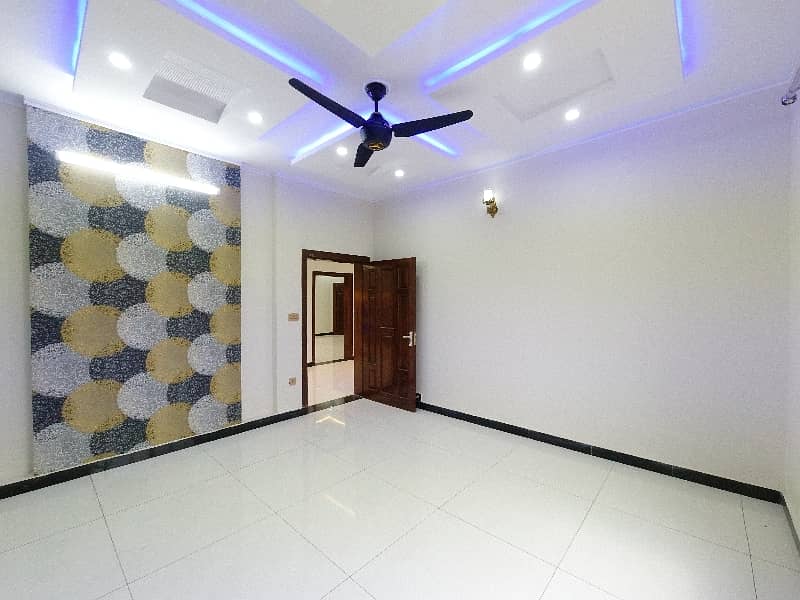 On Excellent Location 1 Kanal House For Sale In The Perfect Location Of Airport Housing Society Sector 1 22