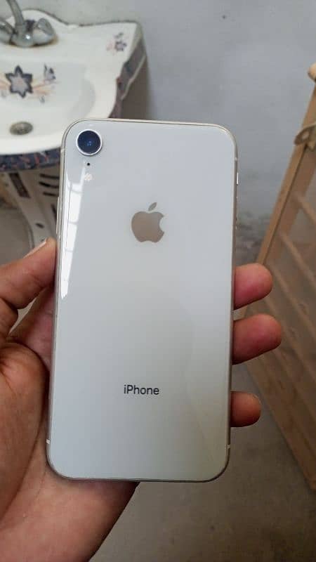 iphon xr factry unlock 128gb. . 4