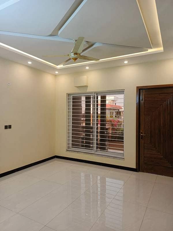 Size 35x70 Brand New Double Store Luxury House For Sale IN G-13 Income Rent 2.50 k 8