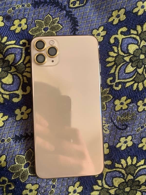 I’m selling my iPhone 11Promax 256GB BATTERY HEALTH 80 4