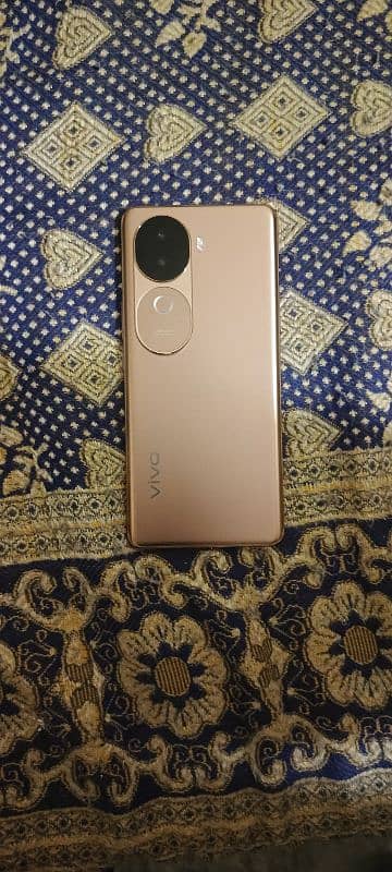 Vivo V40e Brand New Box Open 0