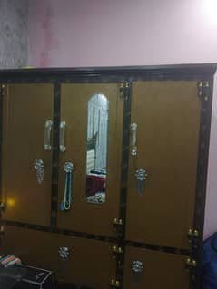 Safe Almari 3 Door weight 110kg