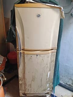 medium size fridge Rs 35000 full working condition