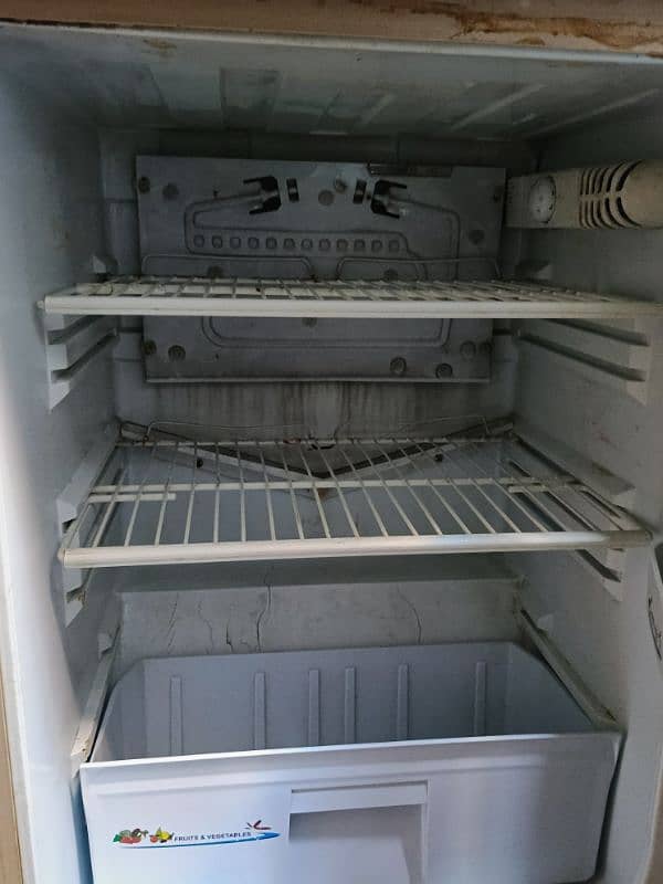 medium size fridge Rs 35000 full working condition 2