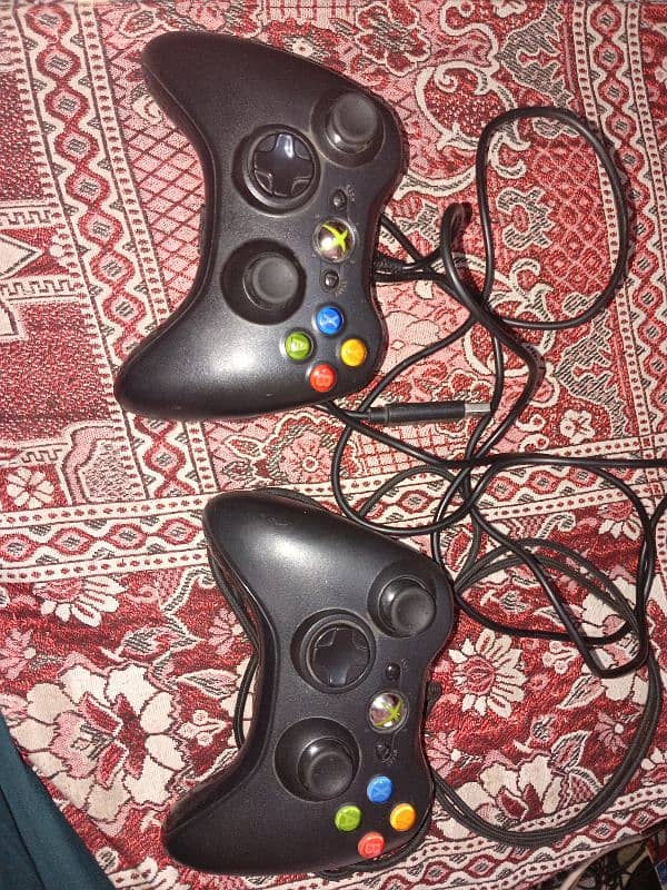 2x xbox360 controllers all ok 10by10 0