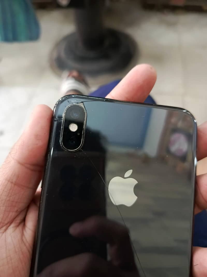 Apple iPhone XS Max 5