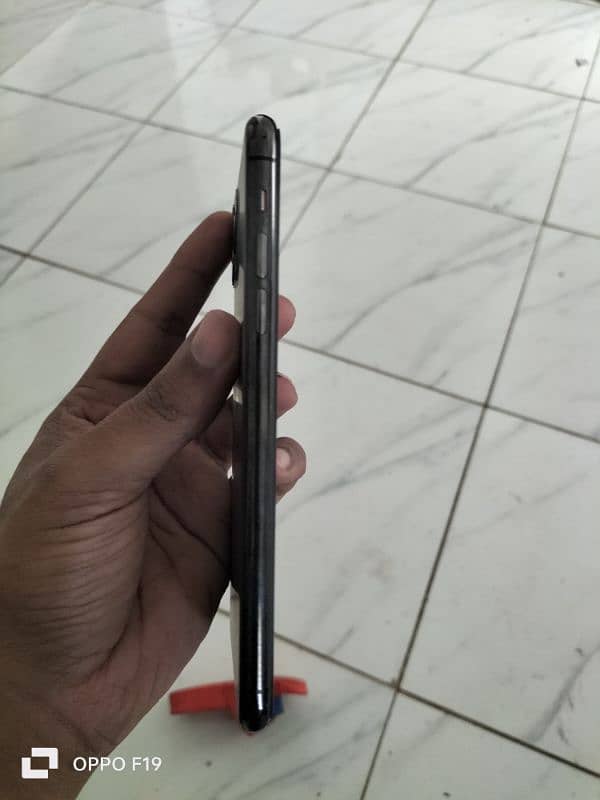 i phone 11 pro max PTA approve 64gb 4