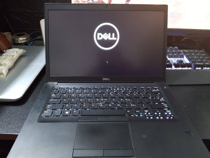 Dell Latitude e7490 I5 8 Gen Touch screen 1