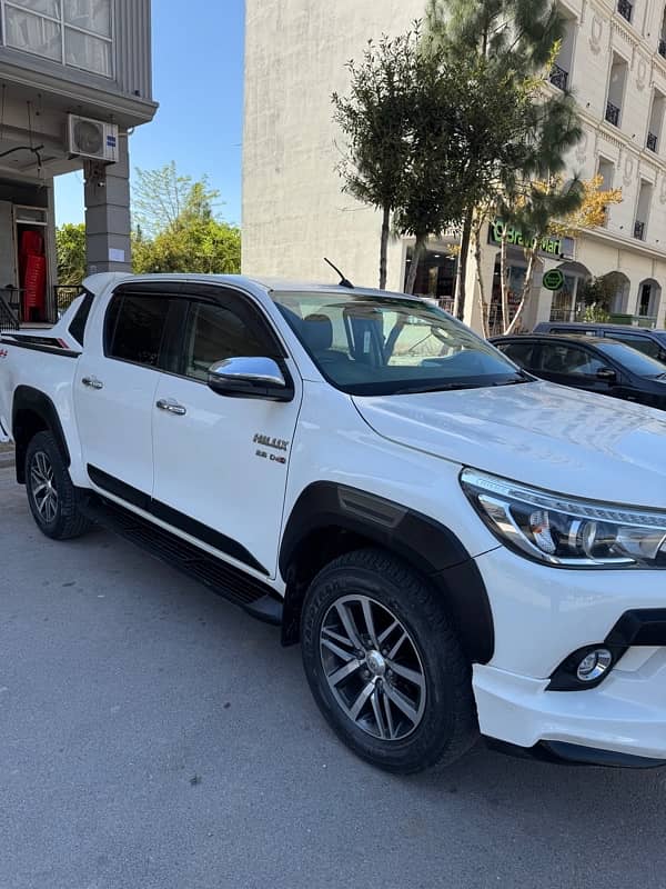 Toyota Hilux 2019 4