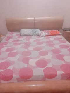 8/10 condition wooden bed with two side table with mirror