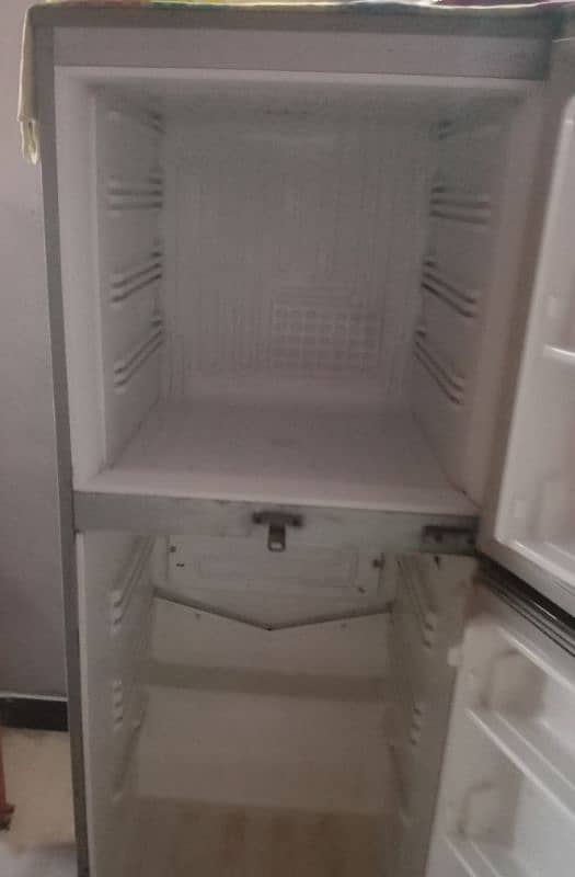 PEL refrigerator medium size 12cft 3