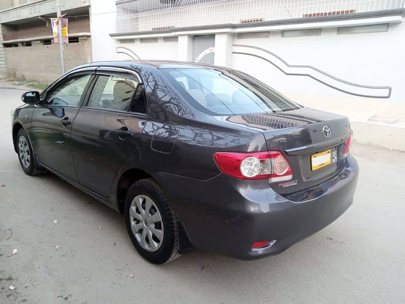 Toyota Corolla GLI 1.6 Automatic (2011) 6