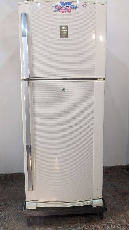 Dawlence fridge full size refrigerator for sale 0