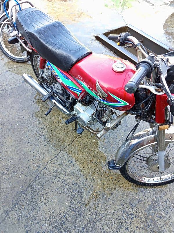 Honda CD 70 2018 3