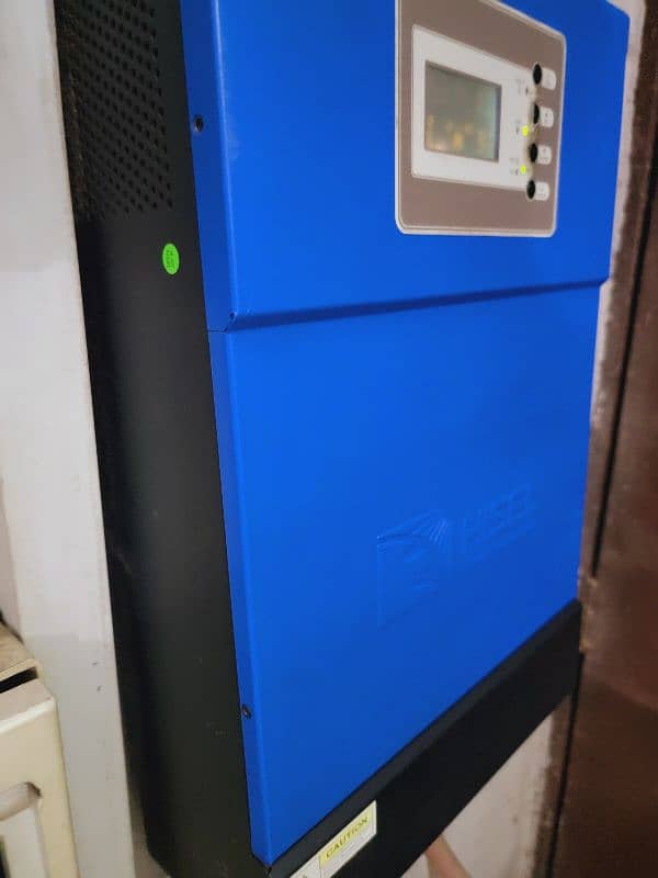 5KVA SOLAR INVERTER IN GOOD CONDITION 1