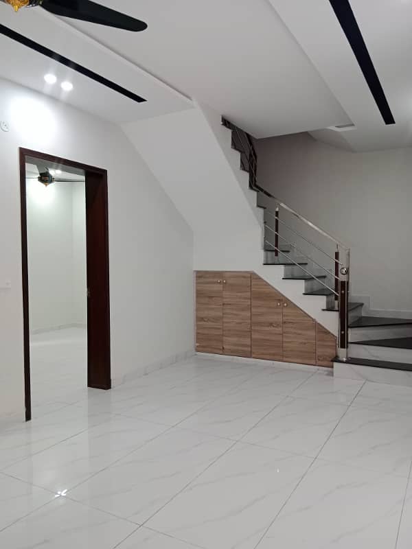 5 MARLA BRAND NEW HOUSE FOR SALE IN K BLOCK, DREAM GARDENS LAHORE. 21