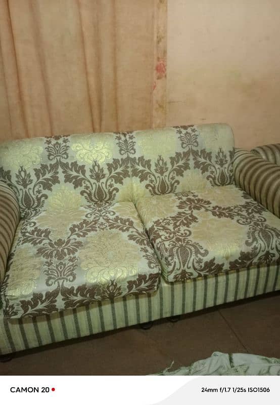 for sale sofa set 0