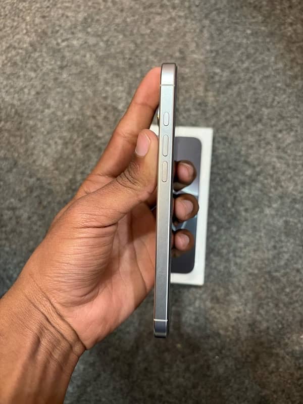 IPHONE 16 PRO MAX 512GB 5