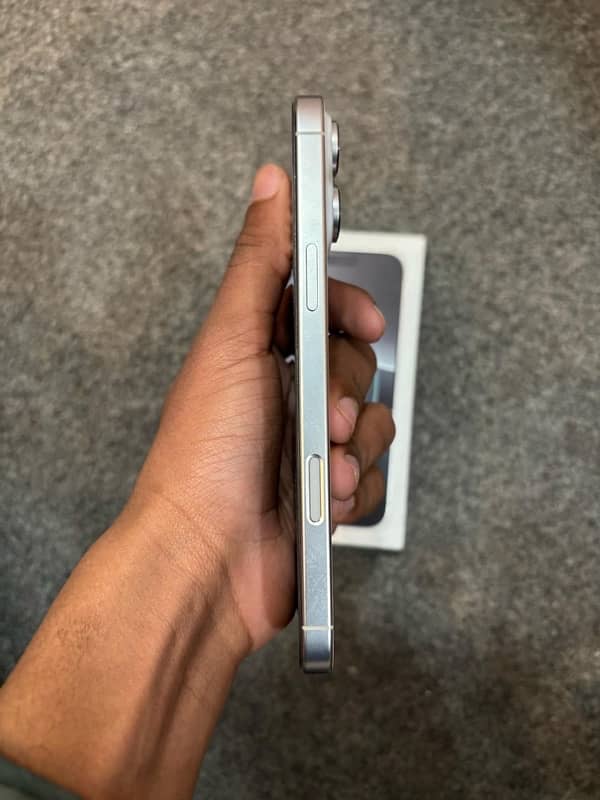 IPHONE 16 PRO MAX 512GB 9