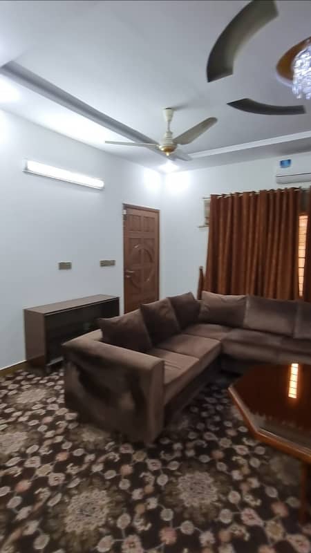 Luxurious 12 Marla Corner House on Main Boulevard, Bahria Town Lahore 5