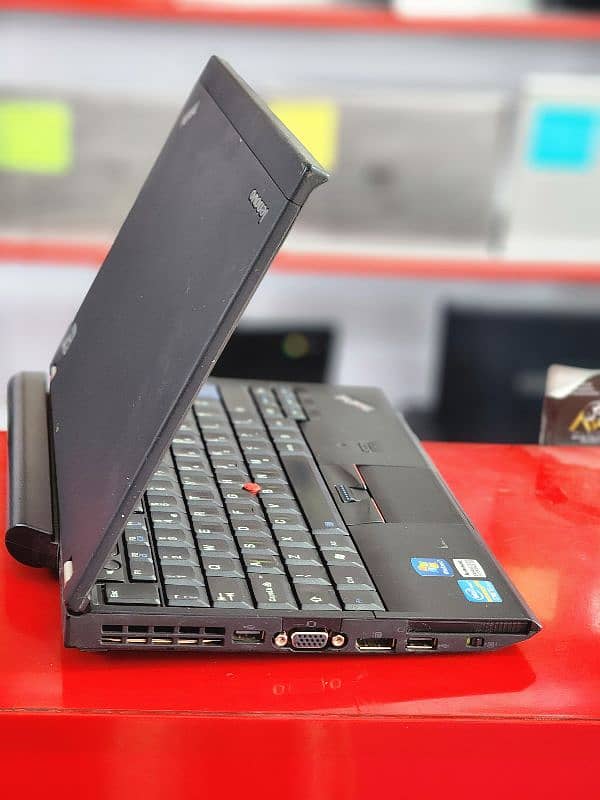 Lenovo x220 i5 2nd generation ram 4gb HDD 320gb 2