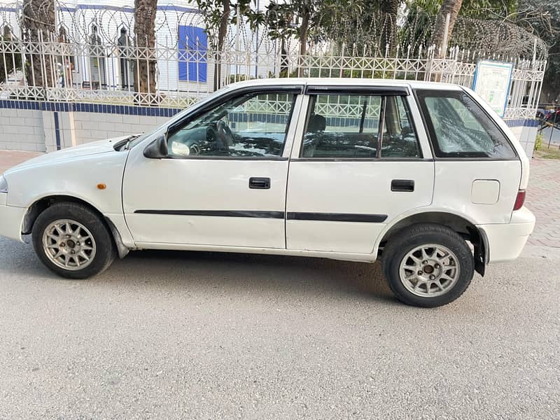 Suzuki Cultus VXR 2010 03061270133 10