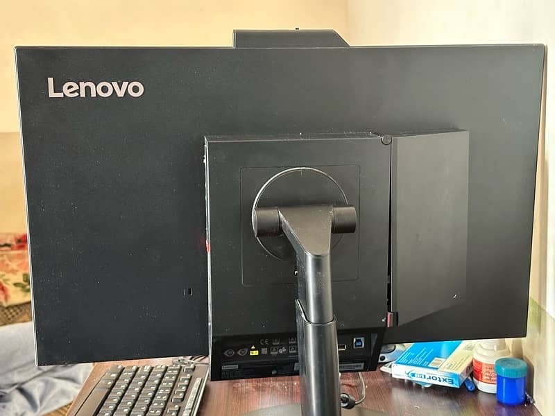 Lenovo ThinkCentre M720Q Boardless Led All in One PC i5 8400T 8th Gen 1