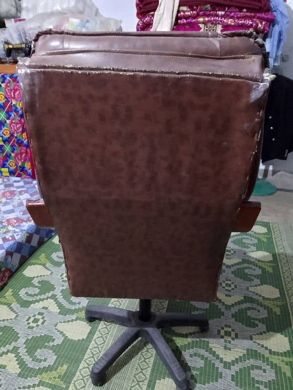 Pure Leather Office Chair 1