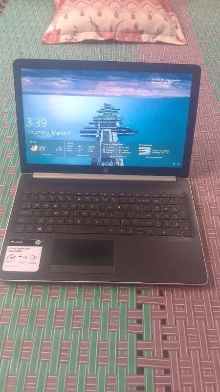 i5 8th touch screen 8gb ram 256gb ssd 2