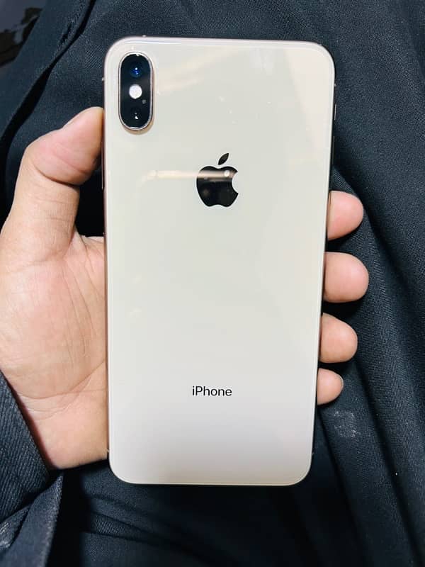 iphone xs max F. C 0