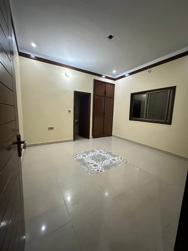 3rd Floor Portion with Roof Available for Sale in Gulshan Iqbal Block-6 7